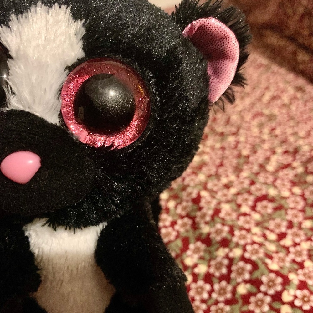 TY Beanie Boos - FLORA the Skunk (Glitter Eyes) Small 6" Plush - Picture 3 of 12